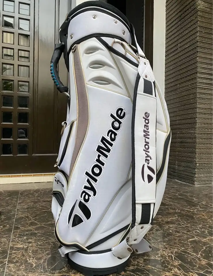 Perlengkapan olahraga golf