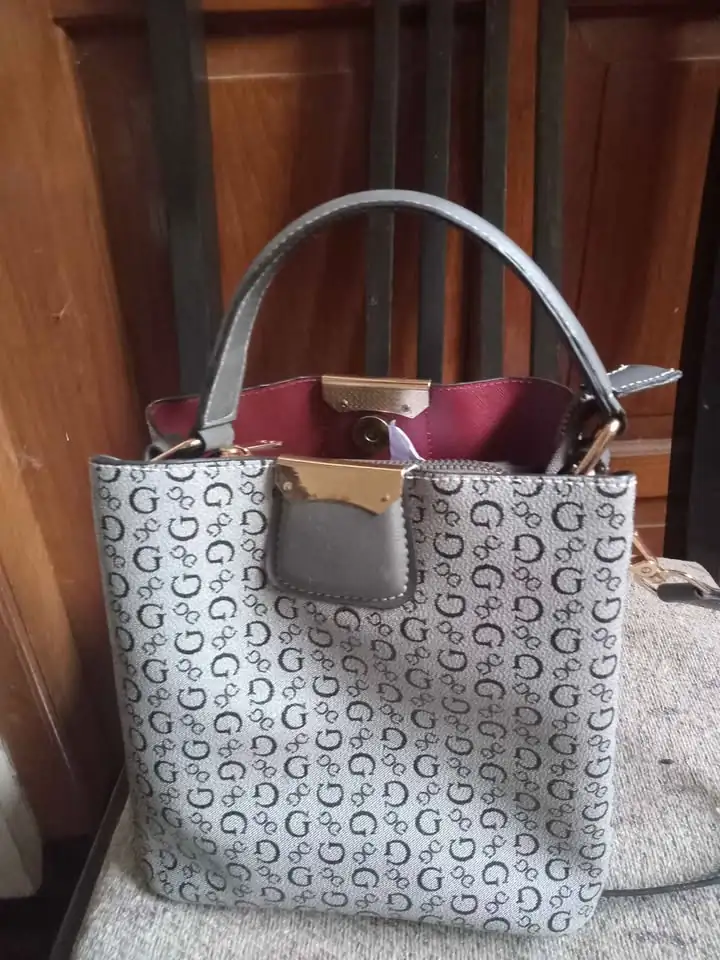 Tas Bucket Guess Sekend Dipakai 1x