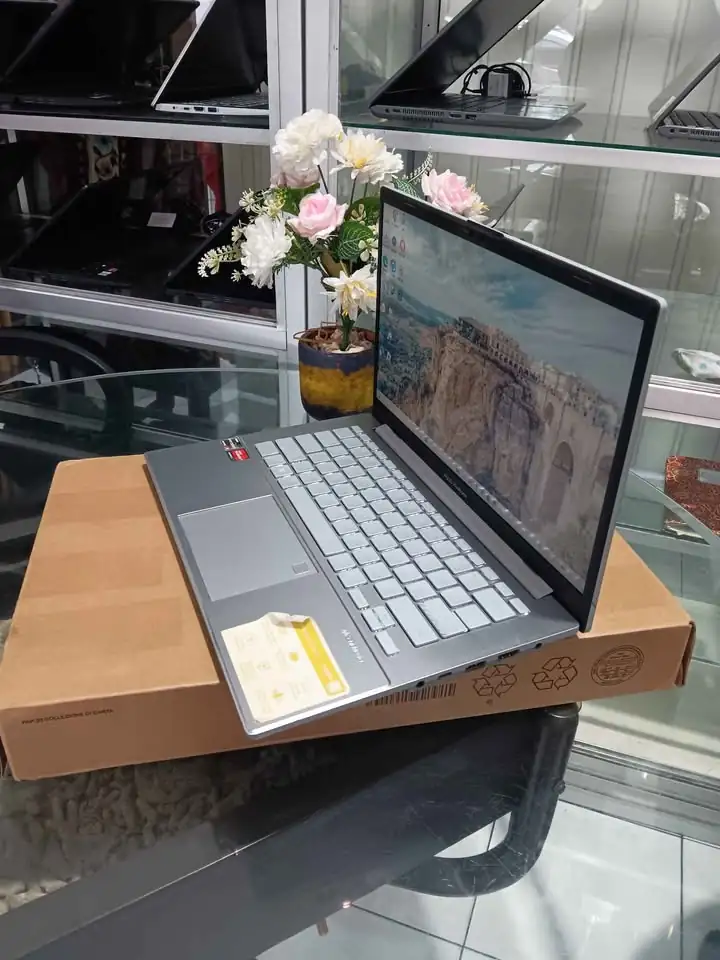 Laptop Asus Vivobook Go E1404FA