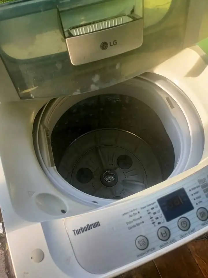 Mesin cuci LG