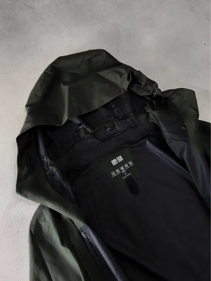 Jaket Uniqlo blocktech olive size M