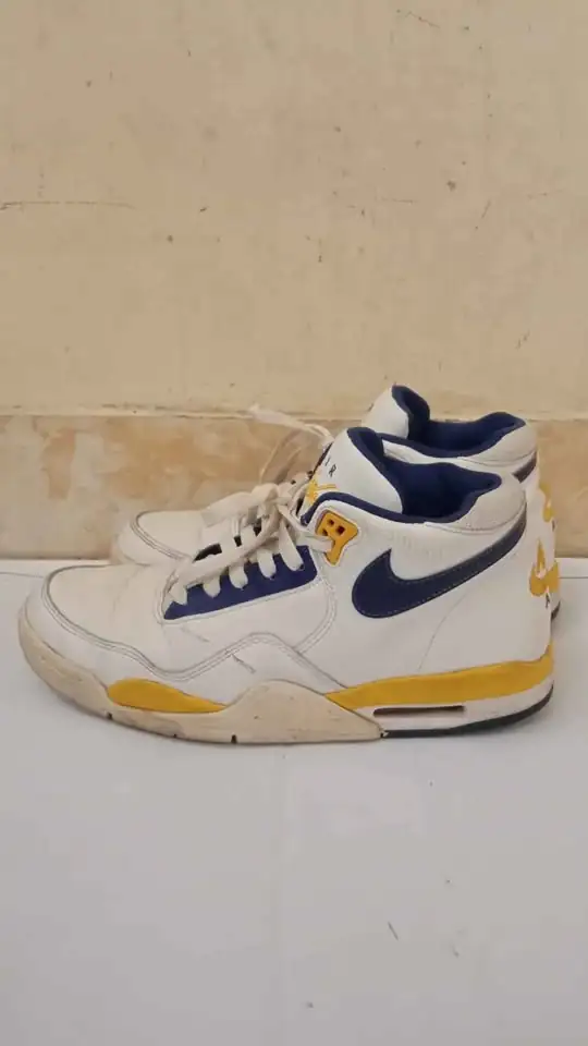 Dijual Sepatu Anak sudah tidak mau pakai