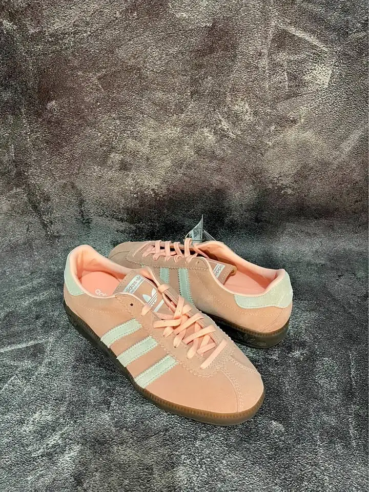 Sepatu adidas Bemuda Cloud White