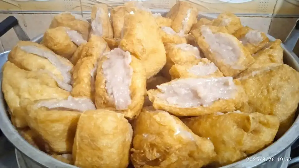 Makanan tahu bakso ayam kukus