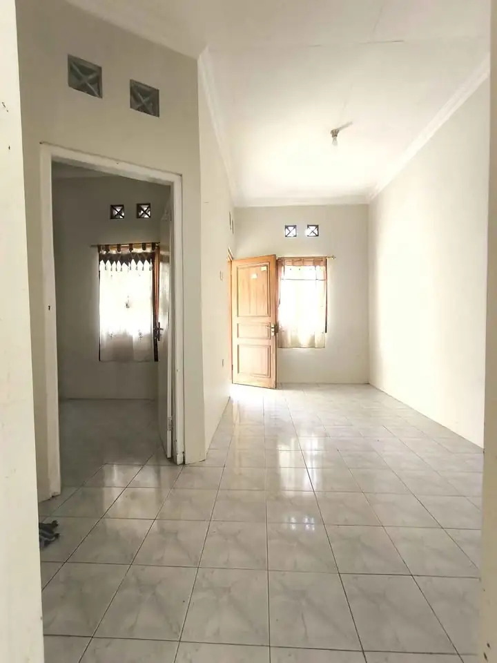 DISEWAKAN 2 KT 1 Kamar Mandi – Rumah / Tahun