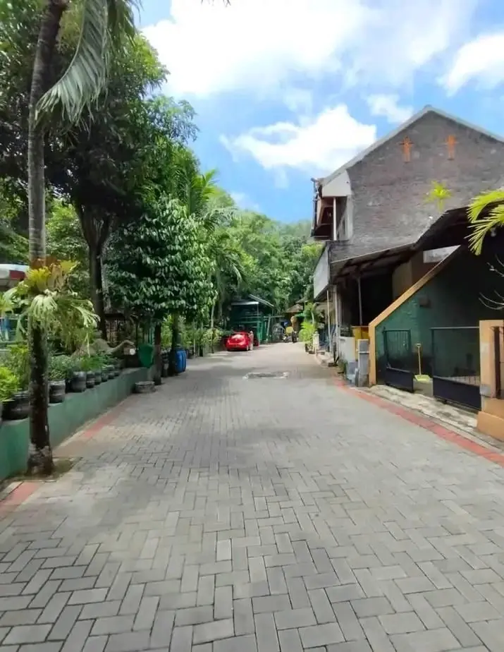 Dijual murah RUMAH (BU) 2Lt SIAP HUNI