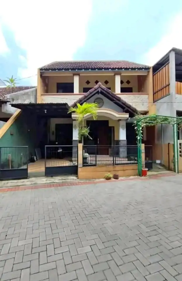 Dijual murah RUMAH (BU) 2Lt SIAP HUNI