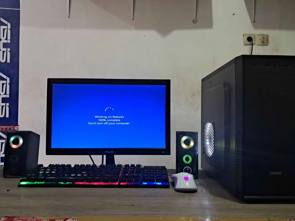 Pc komputer Gen 4 ram 6 GB siap pakai