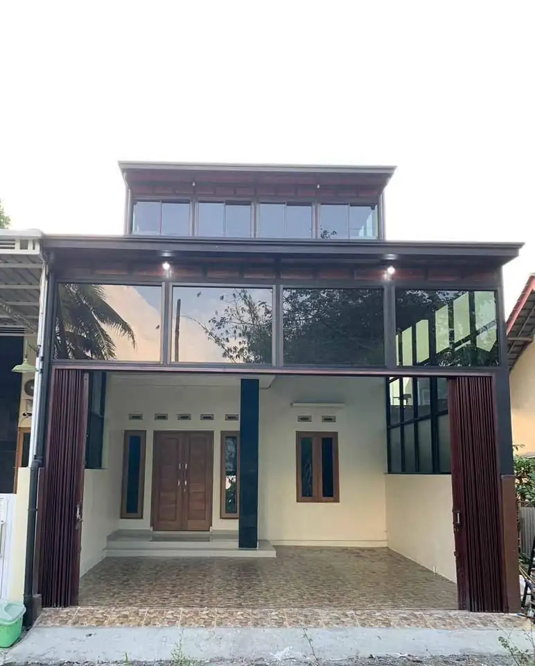 RUMAH BARU SIAP HUNI 2 LANTAI