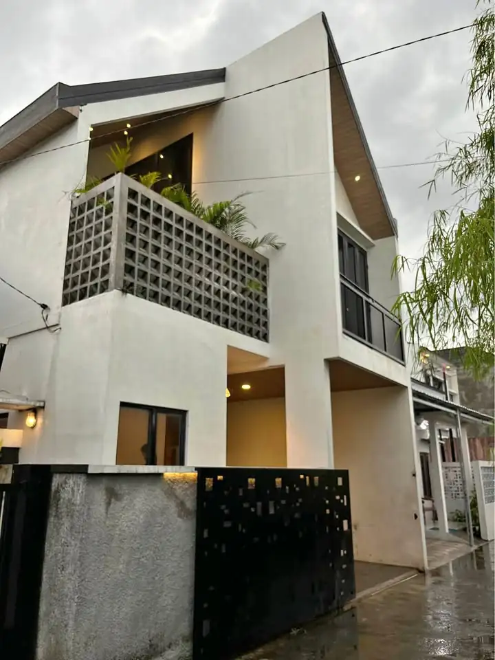 DIJUAL RUMAH MURAH LANTAI 2 PURBAYAN