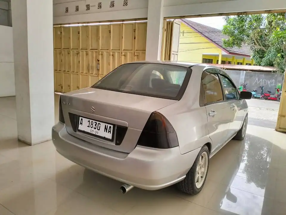 2003 Suzuki baleno