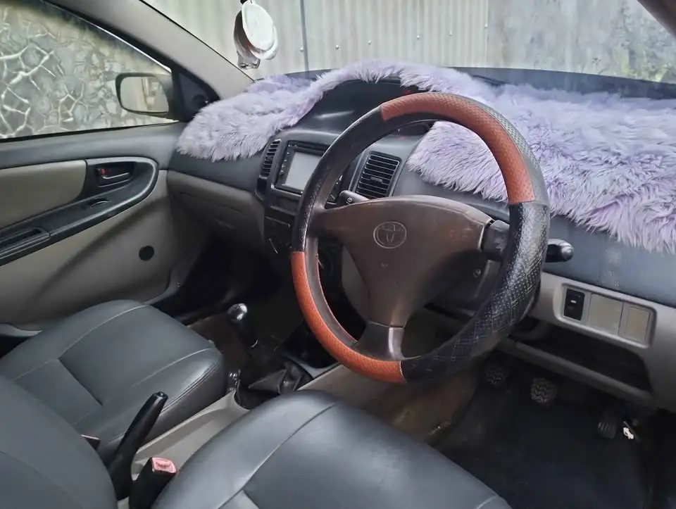 DIJUAL MOBIL Vios limo 2005