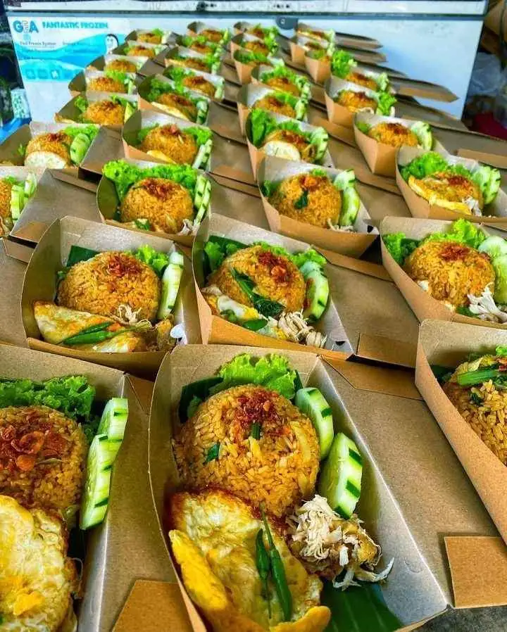 Nasi kuning box / nasi goreng box