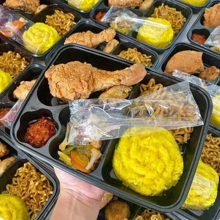 Nasi kuning bento/ nasi bento chicken