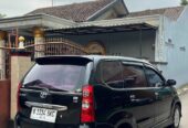 Mobil Toyota Avanza S AT 2010
