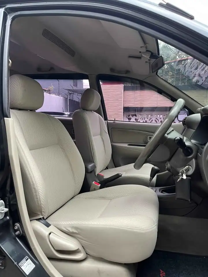 Mobil Toyota Avanza S AT 2010