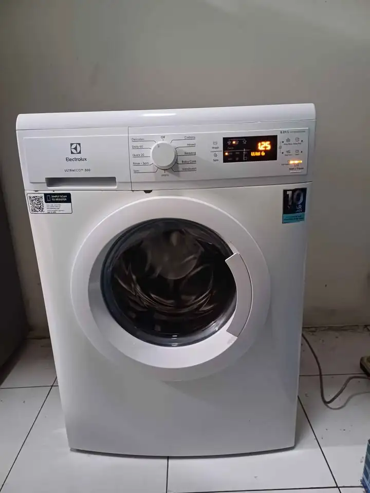 Mesin cuci electrolux