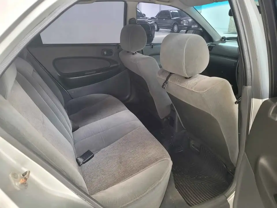 1997 Mazda familia 323 1.8 mt