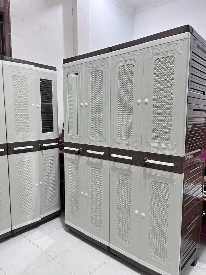 DIJUAL lemari bahan plastik 4 pintu