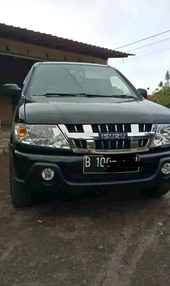 DIJUAL MOBIL 2010 Isuzu panther