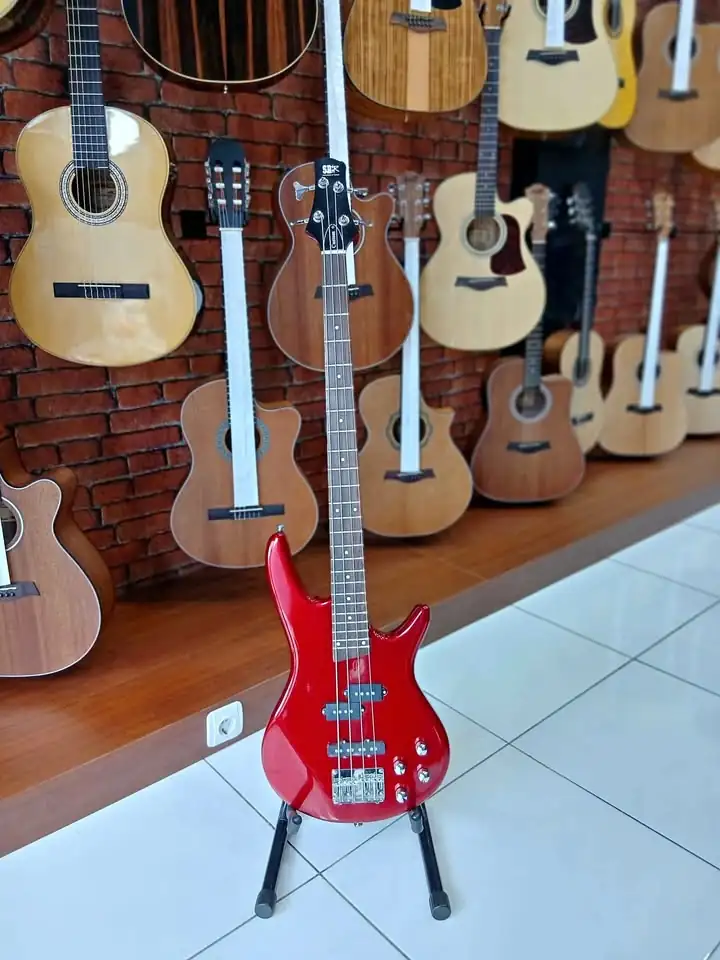 Kami menyediakan Bass elektrik SDGR Merah