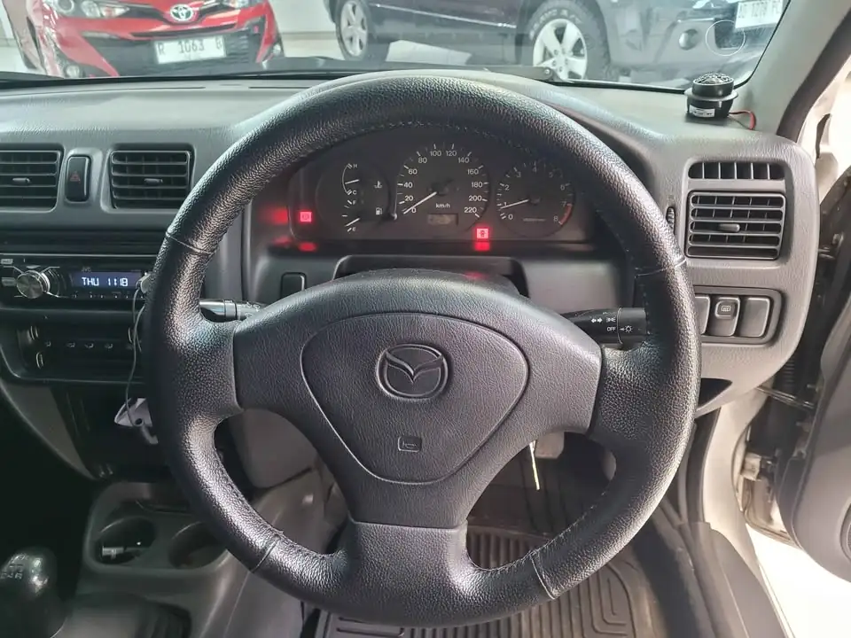 1997 Mazda familia 323 1.8 mt