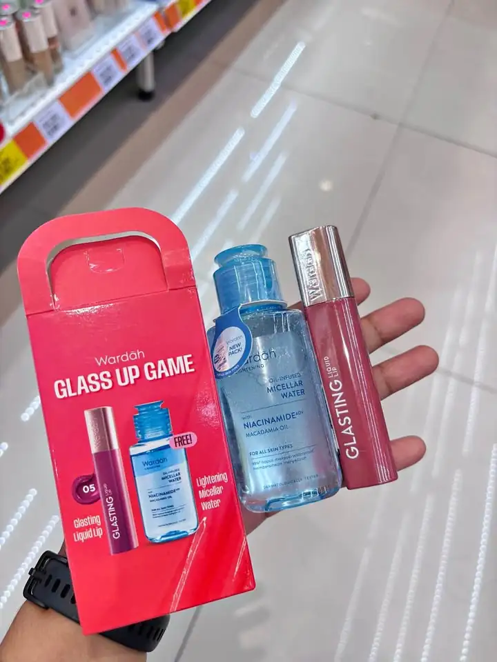 Promo Wardah Glasting free Micellar water