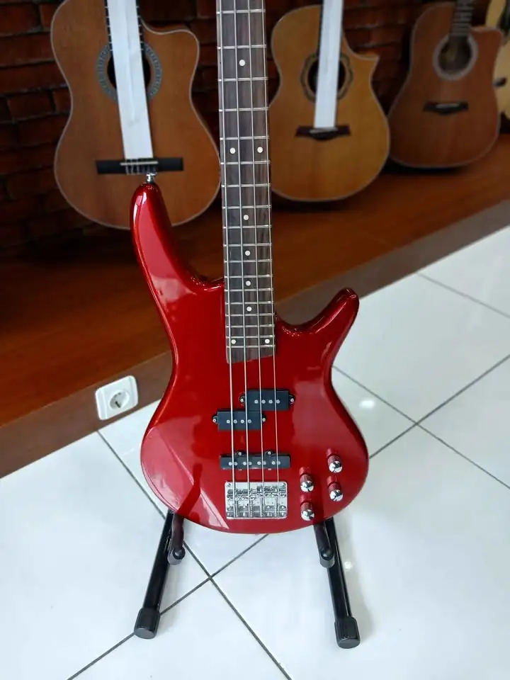 Kami menyediakan Bass elektrik SDGR Merah