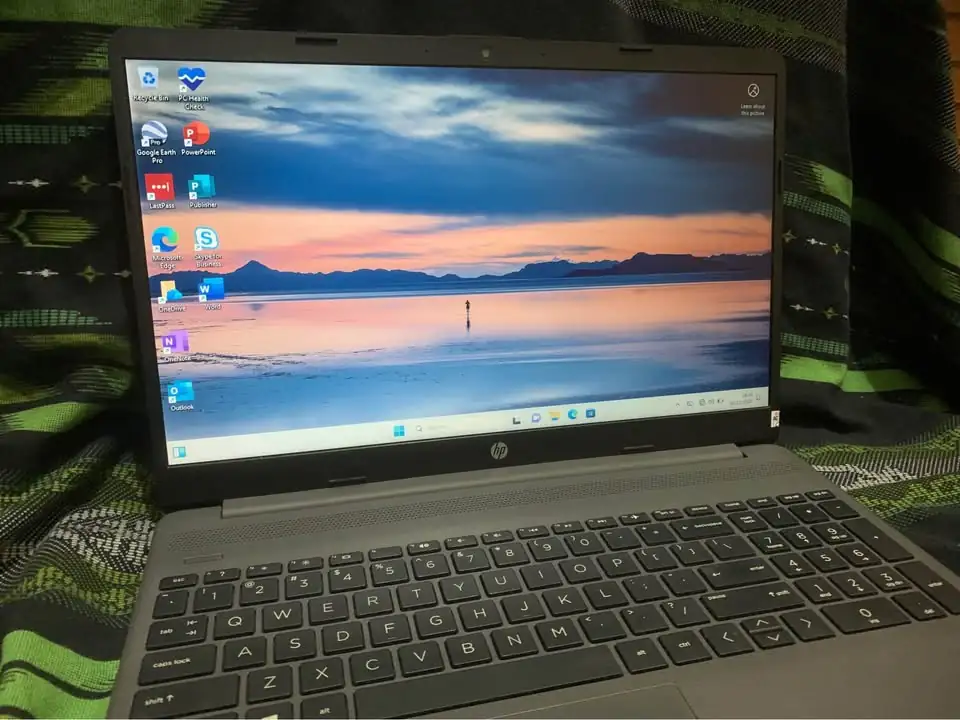 Laptop HP 250 G8 Slim -Processor Gen 11th Core i3 1115G4 /RAM 8/512