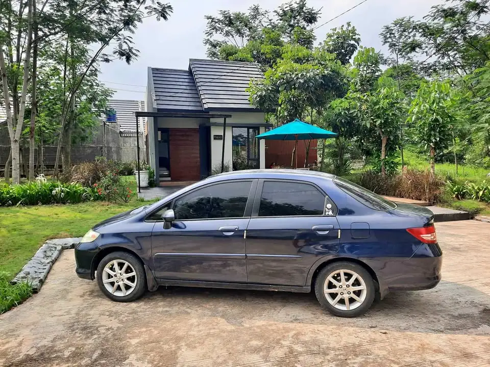 Dijual honda City tahun 2004