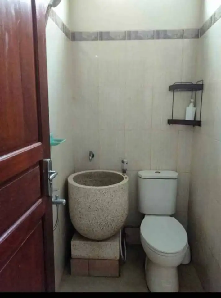 Di kontrakan rumah kosongan Rp30 jt/bulan