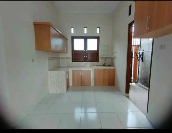 Di kontrakan rumah kosongan Rp30 jt/bulan