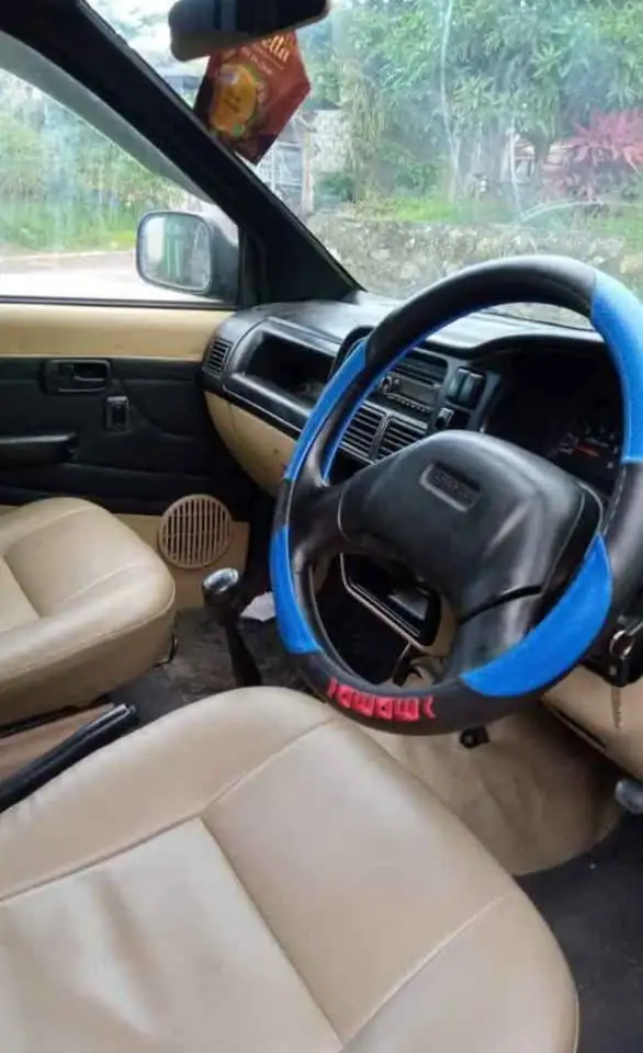 DIJUAL MOBIL 2010 Isuzu panther