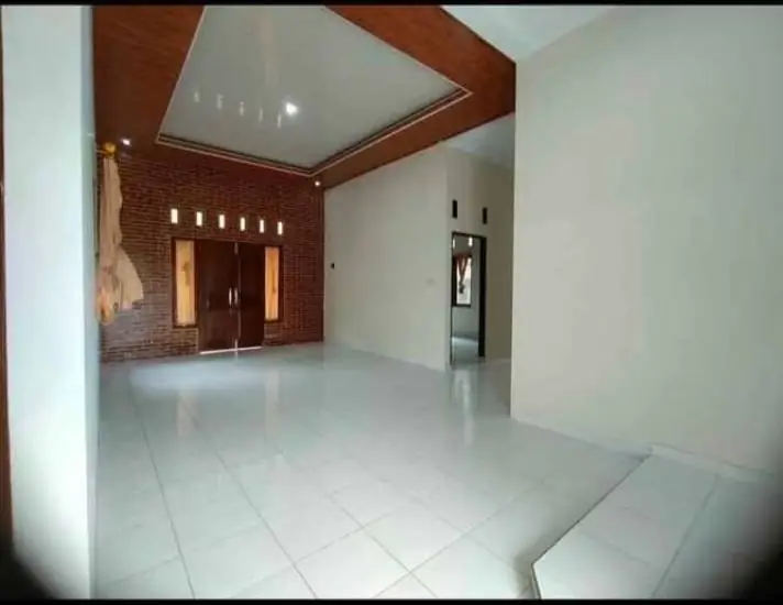Di kontrakan rumah kosongan Rp30 jt/bulan