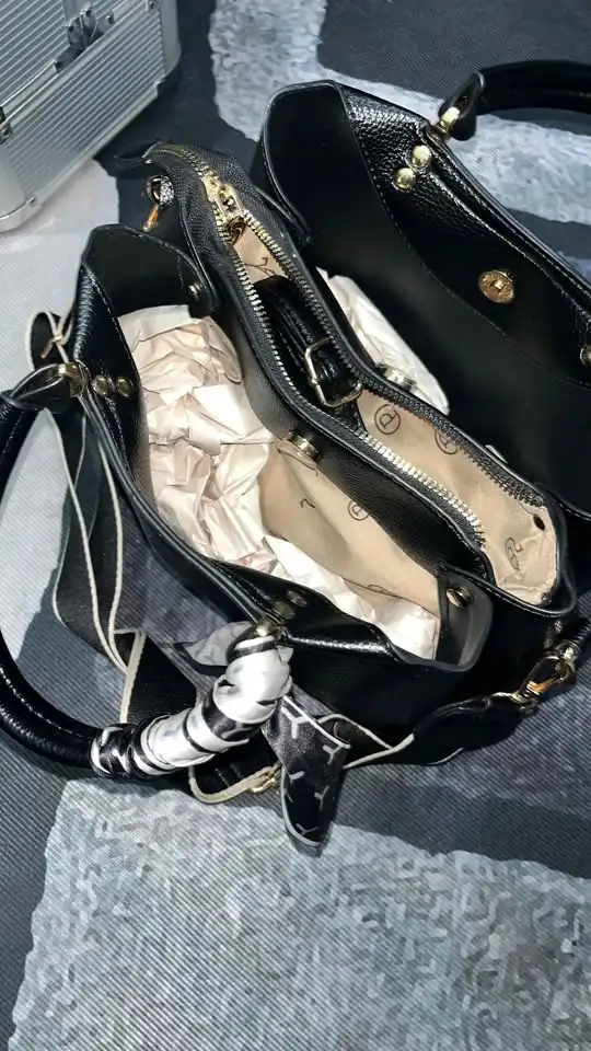 Tas wanita bagus spt baru