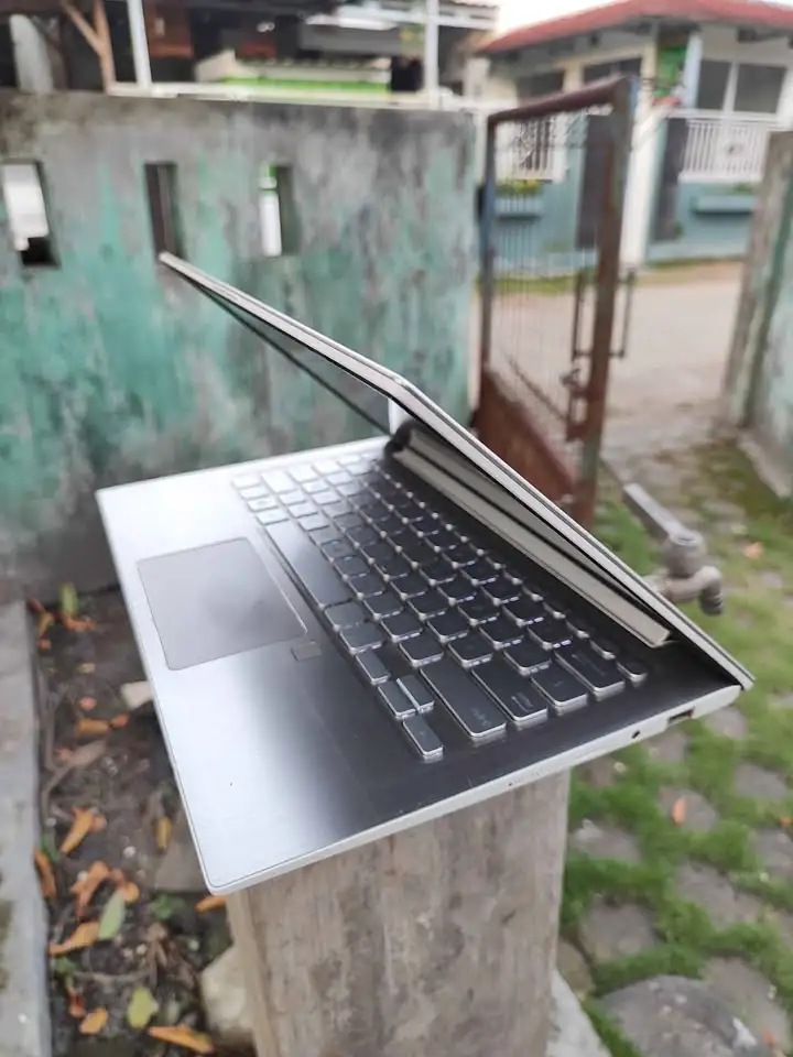 Laptop Asus Ultrabook Vivobook S13