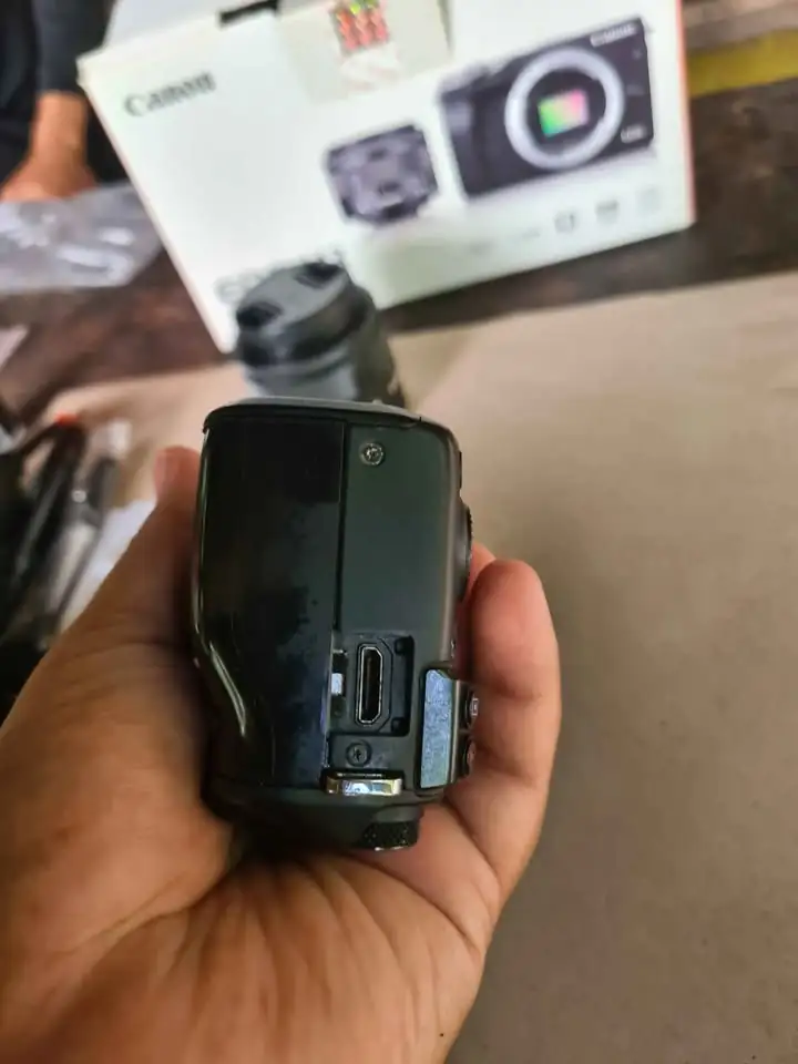 Jual kamera canon eos m3 lengkap
