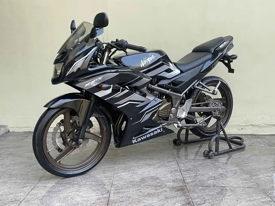 Kawasaki Ninja 150 RR Tahun 2015