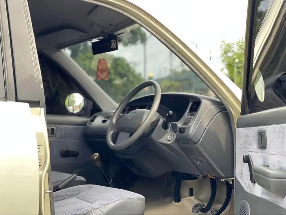 MOBIL DIJUAL 2003 Toyota kijang