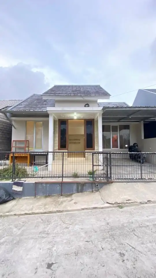 DIKONTRAKKAN RUMAH BERPAGAR 3 KAMAR BERSIH & NYAMAN