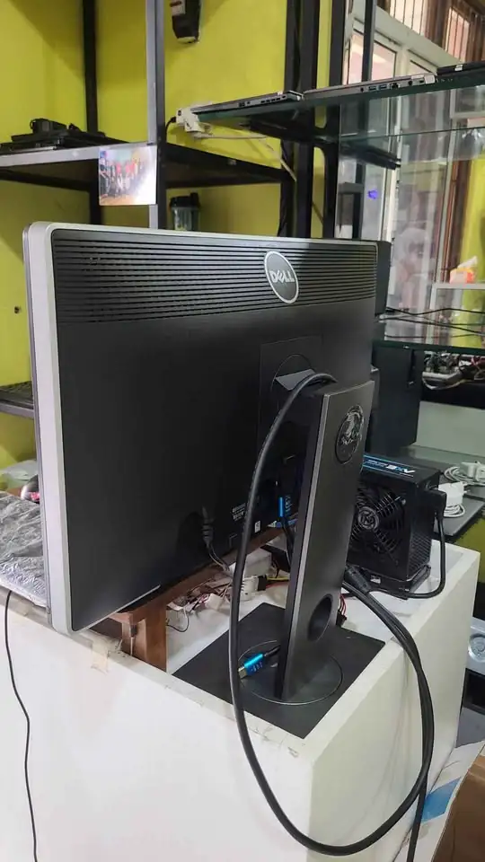 Monitor Dell 23inch panel ips