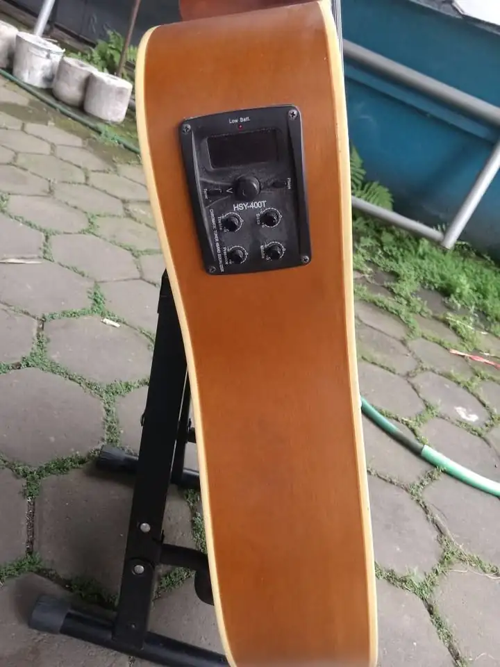 Gitar Akustik Cole Clark Jarang Dipake