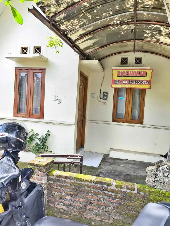 DISEWAKAN 2 KT 1 Kamar Mandi – Rumah / Tahun