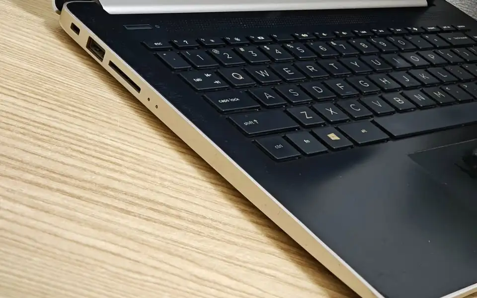 Hewlett Packard HP 14 CM0006AU Ryzen Series