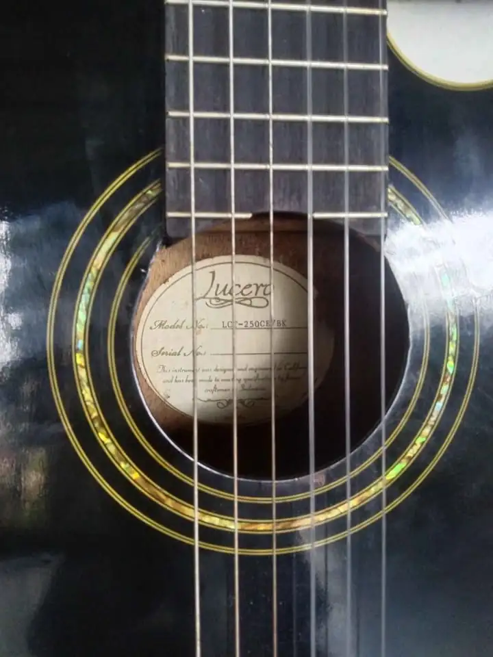 Gitar Klasik Merk Lucero Mulus