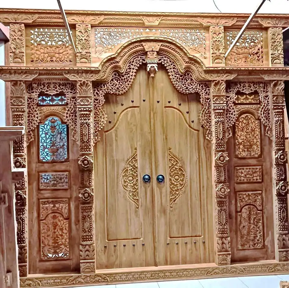 Pintu Ukir Gebyok Nalumsari Jepara