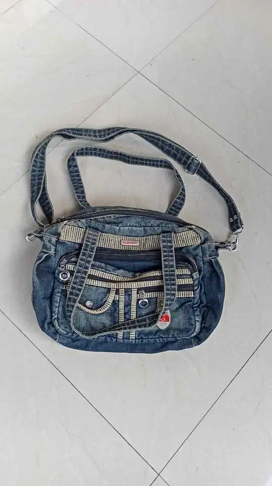 Tas wanita selempang kondisi 95%