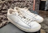 sepatu Nike kondisi masih baik