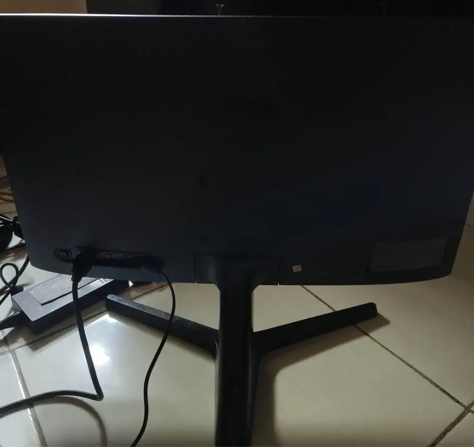 Monitor Samsung Frameless IPS 24 inch Normal nominus
