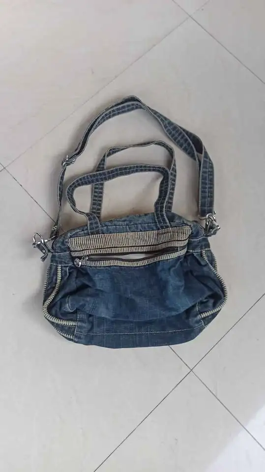 Tas wanita selempang kondisi 95%